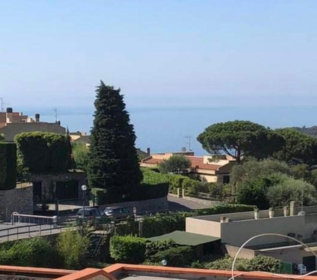 Al 37 Vista Mare E Colline Apartment Finale Ligure Luaran gambar
