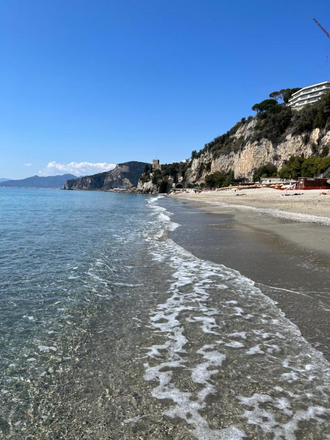 Al 37 Vista Mare E Colline Apartment Finale Ligure Luaran gambar